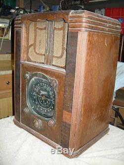 Zenith 6B129 Tombstone Battery radio untouched and unmolested N/R
