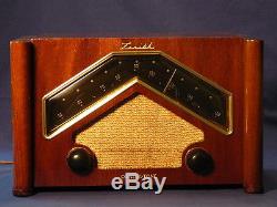 Zenith 6D029 AM radio with its impressive and gorgeous wood cabinet