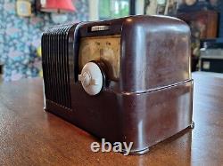 Zenith 6D410 Vintage Bakelite Tube Radio Streamlined Art Deco Style