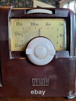 Zenith 6D410 Vintage Bakelite Tube Radio Streamlined Art Deco Style