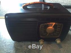 Zenith 6D510 Bakelite Tube Radio 1941 Vintage & Functional Classic Home Decor