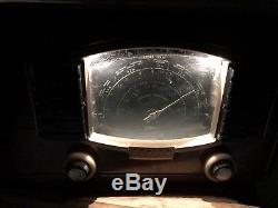 Zenith 6S632 Vintage 1942 Table Top AM/ Short Wave Tube Radio Lights Up Works