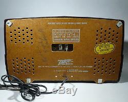 Zenith 7H-820U RARE 7-Tube AM-FM Radio Bakelite Mid-Century Modern Table c. 1948