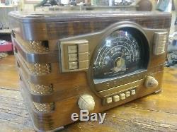 Zenith 7S529 7-S-529 Table Top Broadcast Shortwave Radio 1940's Art Deco WORKING