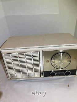 Zenith Antique Radio, 1960/64 Beige, Model M722, FM/AFC Working