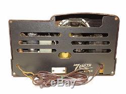 Zenith Art Deco Bakelite Plastic Case AM Tube Radio Model 5R312