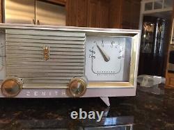 Zenith B516W Antique TUBE Clock Radio VINTAGE 1958