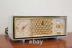 Zenith C520B The Saxony 5 Tube AM Clock Radio Pale Blue 1960