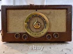 Zenith Cobra H661R 1951 Radio & Phonograph / Tube Powered / Untested