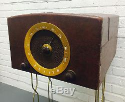 Zenith Cobra Matic Model J665 Phonograph with AM Radio in Fine Working Condition