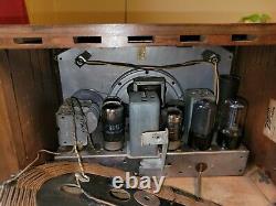 Zenith Consol-Tone Wooden Cabinet Radio Model 6-D-029 Six Tube 1946