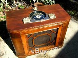Zenith Deluxe Chair Side Floor Radio Model 8S531/548 Origional Finish 1940