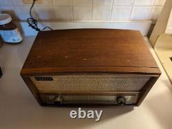 Zenith G730 1950s AM/FM Tube Radio With Phono Input