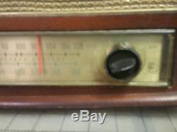 Zenith G730 Curved Top Wood Cabinet AM/FM Long Distance Tube Radio Sounds Nice