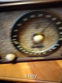 Zenith High Fidelity 1956 Tube Radio Model B835 Read Description