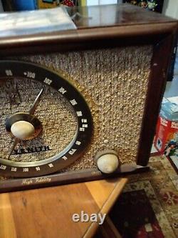 Zenith High Fidelity 1956 Tube Radio Model B835 Read Description