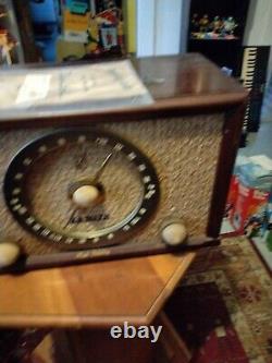 Zenith High Fidelity 1956 Tube Radio Model B835 Read Description