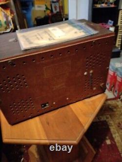 Zenith High Fidelity 1956 Tube Radio Model B835 Read Description