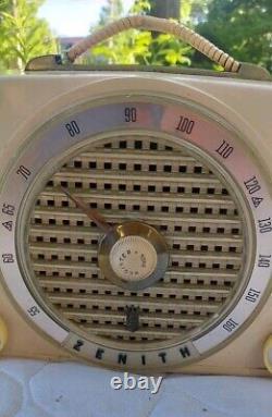 Zenith K526w Tube Table Radio