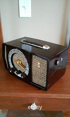 Zenith Mod H724 Bakelite Cabinet AM/FM Tube Radio 1951 Works & Sounds Great