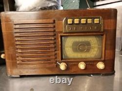 Zenith Model 6s-527 Radio Shortwave Receiver With Pushbuttons