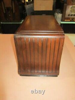 Zenith Model 825 Deco Tabletop Tube Radio May Not Be Fully Functional