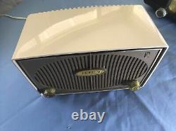 Zenith Model B615f Tube Radio, Works