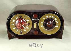 Zenith Model G516 Antique Bakelite Tube Clock Radio Recently Serviced & Detailed