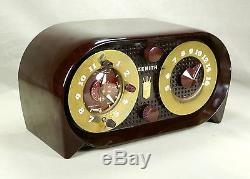 Zenith Model G516 Antique Bakelite Tube Clock Radio Recently Serviced & Detailed