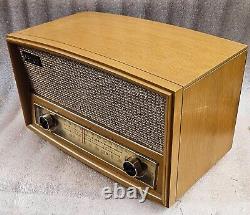 Zenith Model G730 AM/FM 7 Tube Radio Wood Tabletop 1961