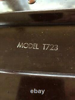 Zenith Model T723 Bakelite AM/FM Radio from Mid1950's, Working Condition