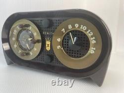 Zenith Radio 1950 Model G-516 Owl Eye. Tube Radio. Bakelite Cabinet