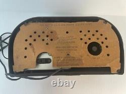 Zenith Radio 1950 Model G-516 Owl Eye. Tube Radio. Bakelite Cabinet
