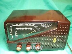 Zenith Radio Model G723 7 Tube AM/FM 1950 Excellent