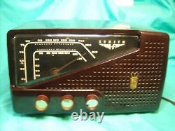 Zenith Radio Model G723 7 Tube AM/FM 1950 Excellent