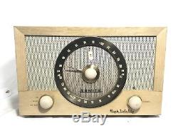 Zenith Radio Model Y832
