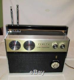 Zenith Royal 2000-1 All Transistor AM/FM Portable Radio With Power Cord Works