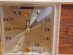 Zenith T315W Mid Century Tube Type Clock Radio, working, orange and white