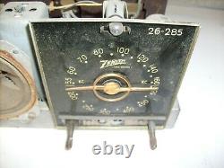 Zenith TUBE Radio Chassis with Pointer dial and antenna and tubes 26-285