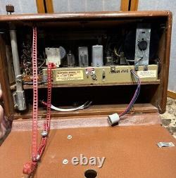 Zenith Trans Oceanic Radio Model Y-600 Wave Magnet Radio For Parts/Repair