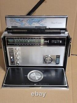 Zenith Trans-Oceanic Royal D7000Y Solid State AM/FM Weather 11 Band Radio Receiv