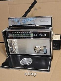 Zenith Trans-Oceanic Royal D7000Y Solid State AM/FM Weather 11 Band Radio Receiv