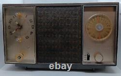 Zenith Vintage Am/Fm Tube Clock Radio Model M729