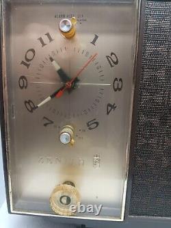 Zenith Vintage Am/Fm Tube Clock Radio Model M729