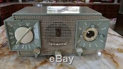 Zenith Vintage J733 1956 AM/FM Tube Clock Radio Completely Restored, Caps, Tubes