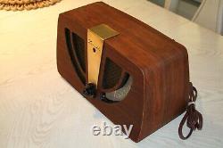 Zenith Vintage Radio, Model 6D030