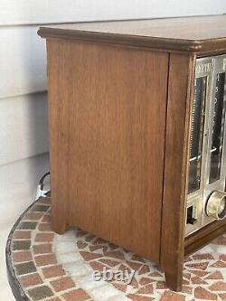 Zenith X334 Mid Century Modern Am/Fm Stereo Radio