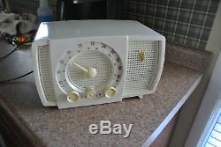 Zenith Y723 AM/FM Radio Original Kitchen White Beautifully Restored