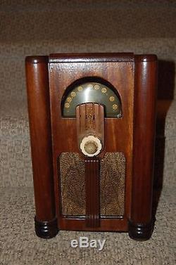 Zenith antique deco radio Model 6D326
